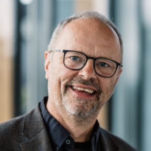 Robert Llewellyn