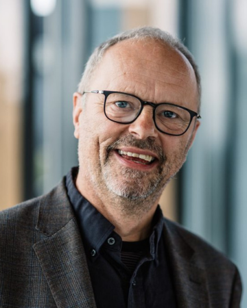 Robert Llewellyn